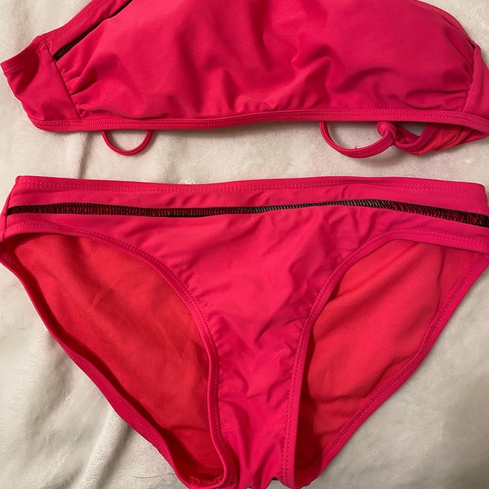 Pink bikini - Picture 3 of 5